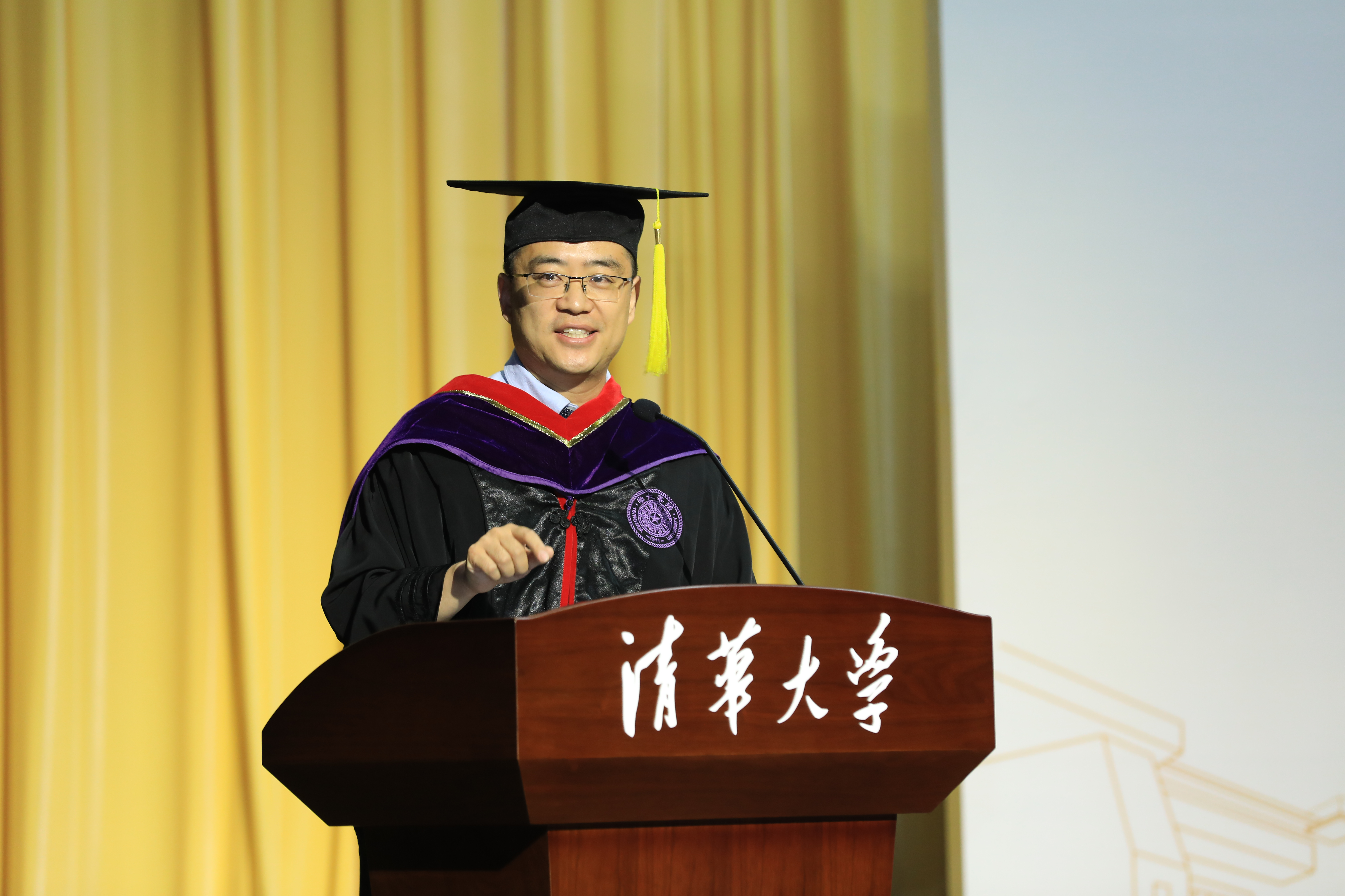 20210625-2021年毕业典礼-未知-班主任代表李萌发言jpg 20210625-2021年毕业典礼-未知-班主任代表李萌发言jpg