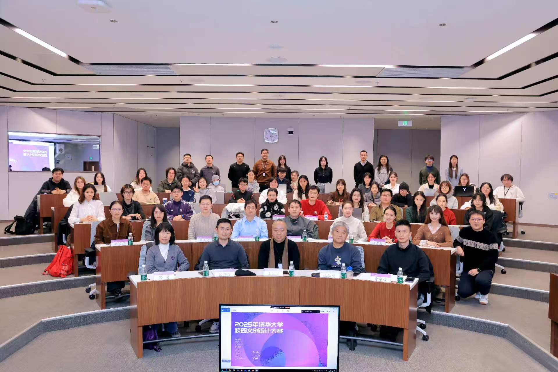 20251226-文创设计大赛-许德刚-现场 (1).jpg