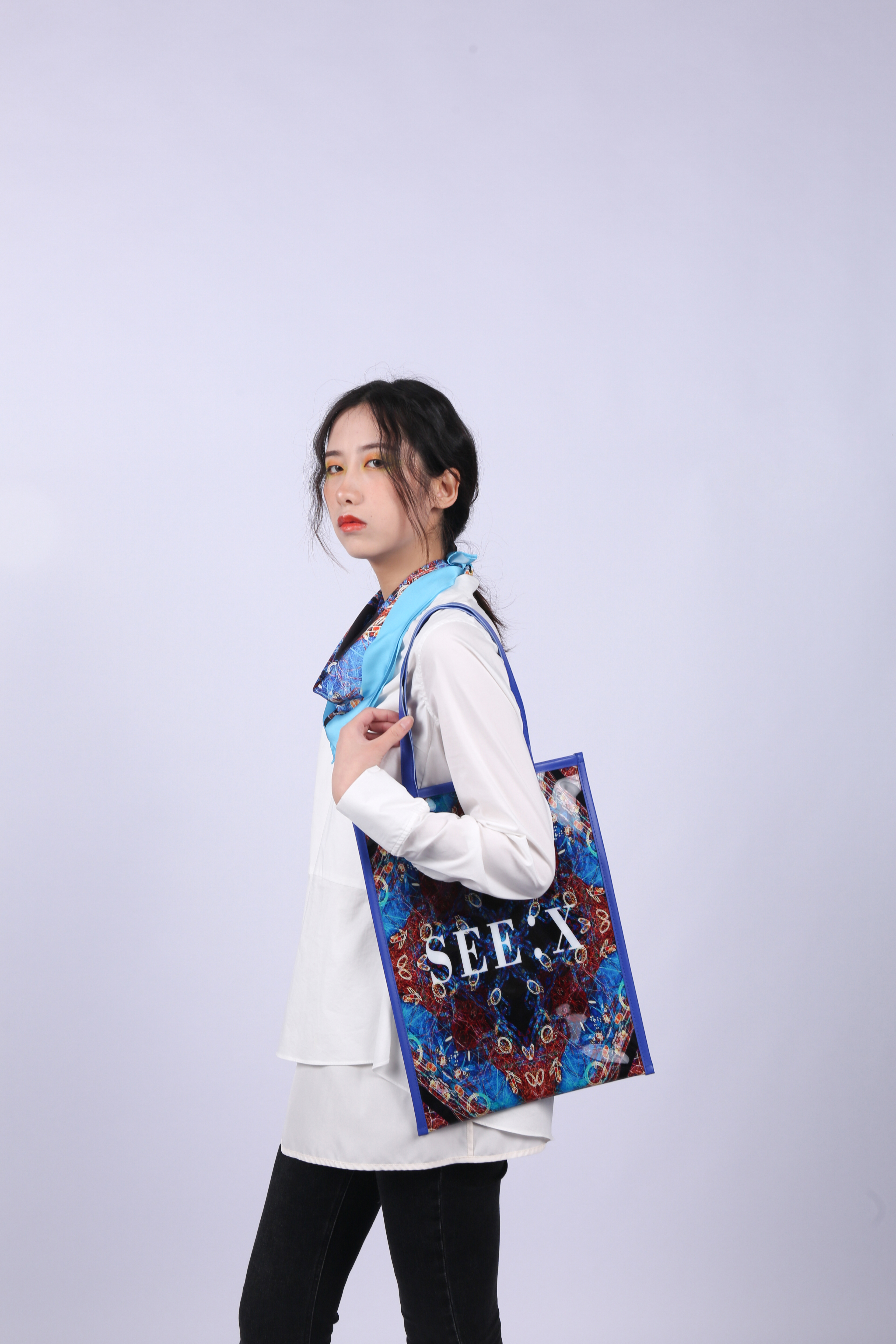 20230117-X 艺术国际创新工作坊-毕文立-X光艺术风格文创产品 (10).jpg