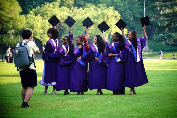 20250423-114 周年校庆|清华大学离退休教职工书画作品展和摄影作品展开幕-段鸿杰-作品名称:《毕业清华走向世界》作者:张惠英.png 20250423-114 周年校庆|清华大学离退休教职工书画作品展和摄影作品展开幕-段鸿杰-作品名称:《毕业清华走向世界》作者:张惠英.png