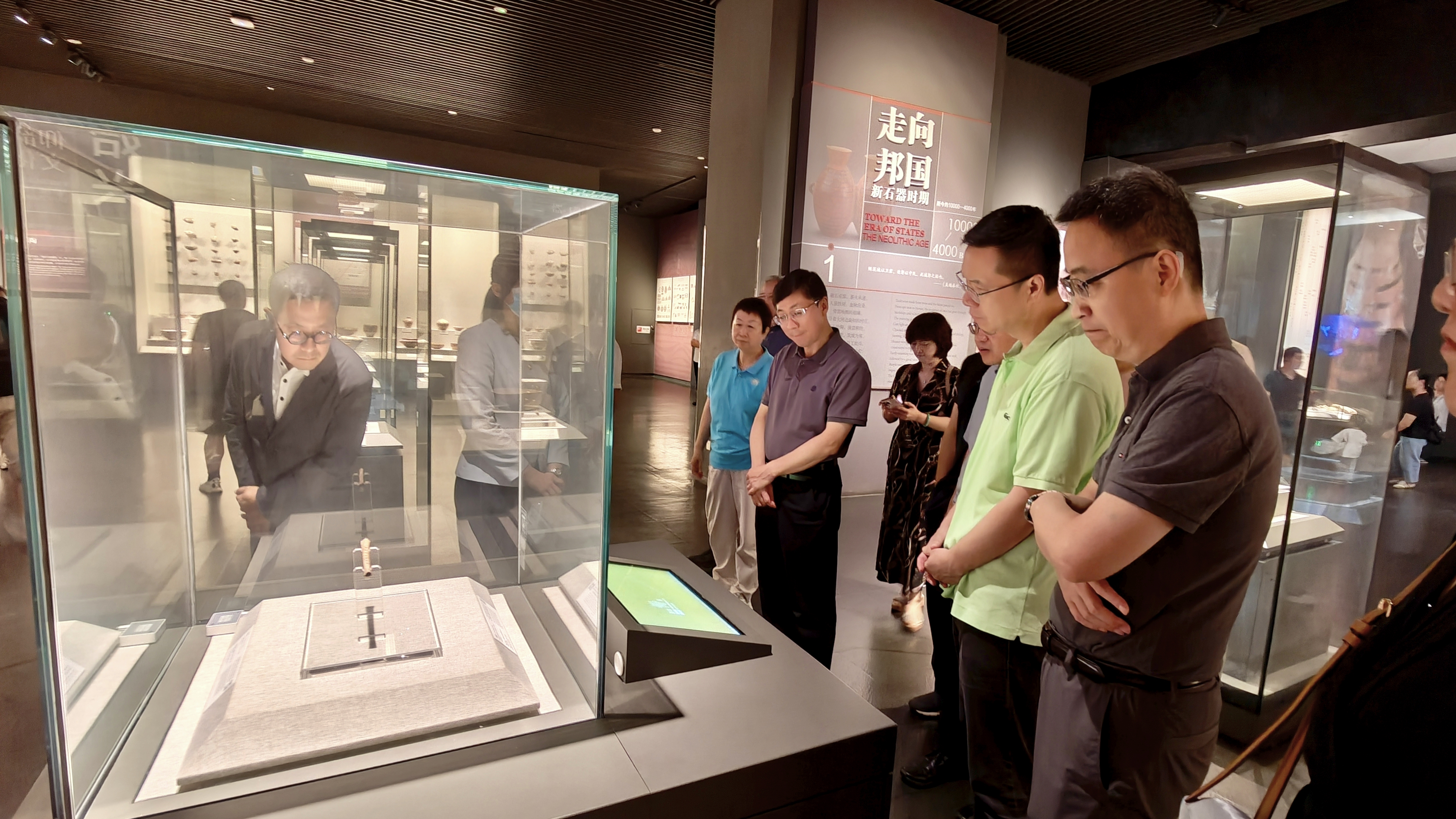 20250717-统战部组织“闻达中原行”党外代表人士暑期调研实践-统战部-河南省博物院调研.jpg
