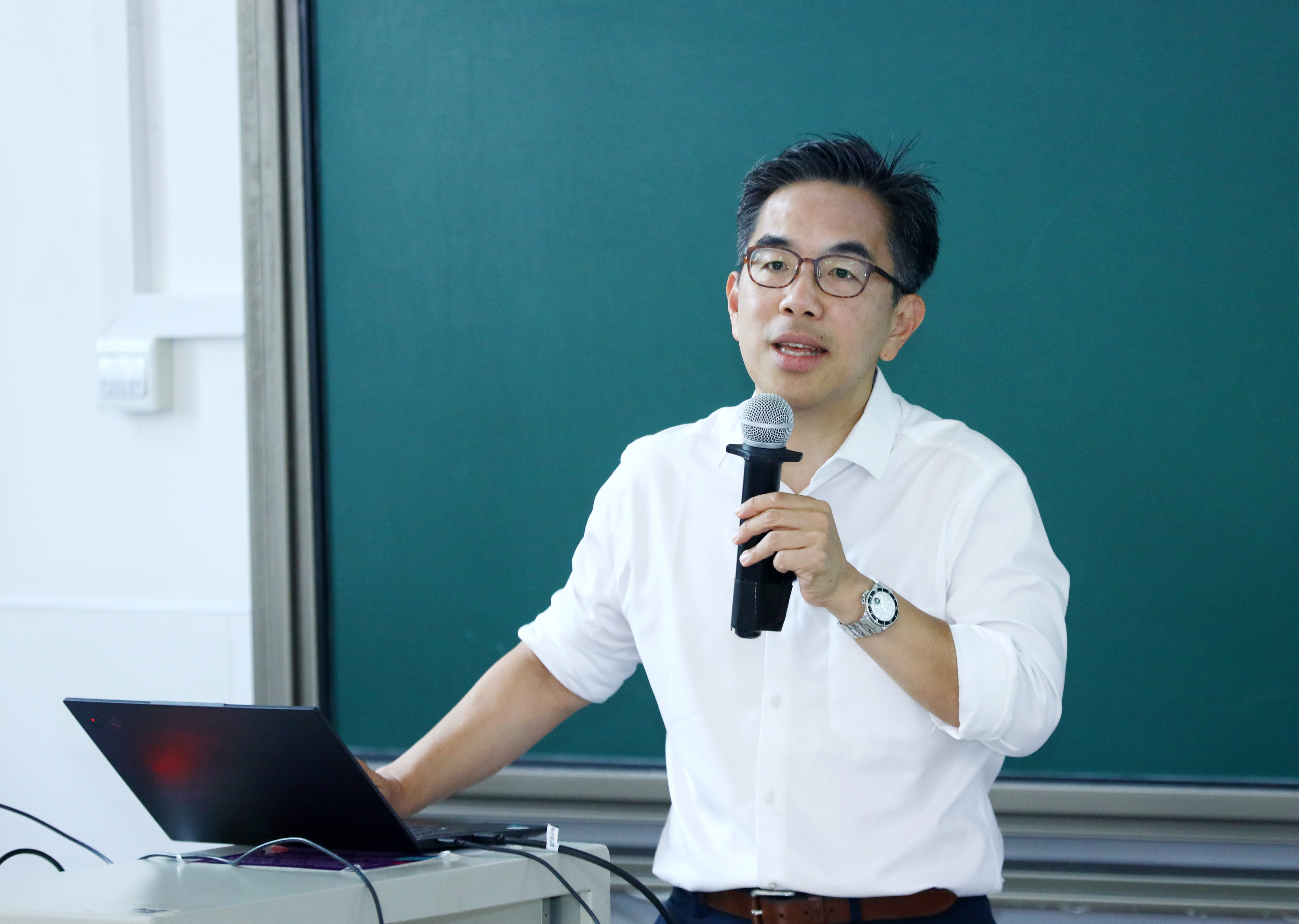 20230724-临床医学院交叉人才培养项目夏令营-教学办-黄天荫作主题报告.JPG