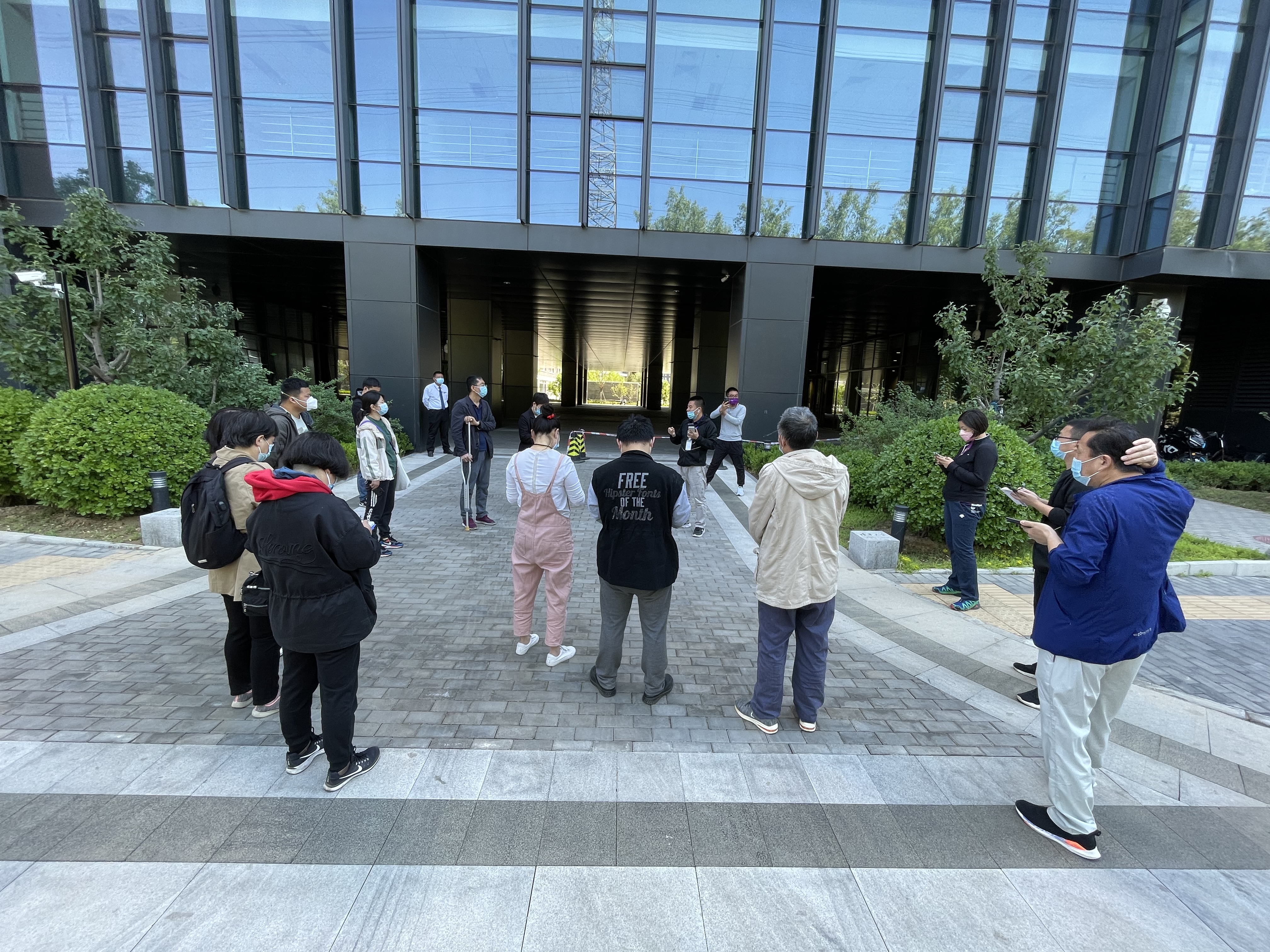 20220515-战友放心 好梦双清-孔令迪-工作人员与各中心对接人沟通住宿事项jpg 20220515-战友放心 好梦双清-孔令迪-工作人员与各中心对接人沟通住宿事项jpg