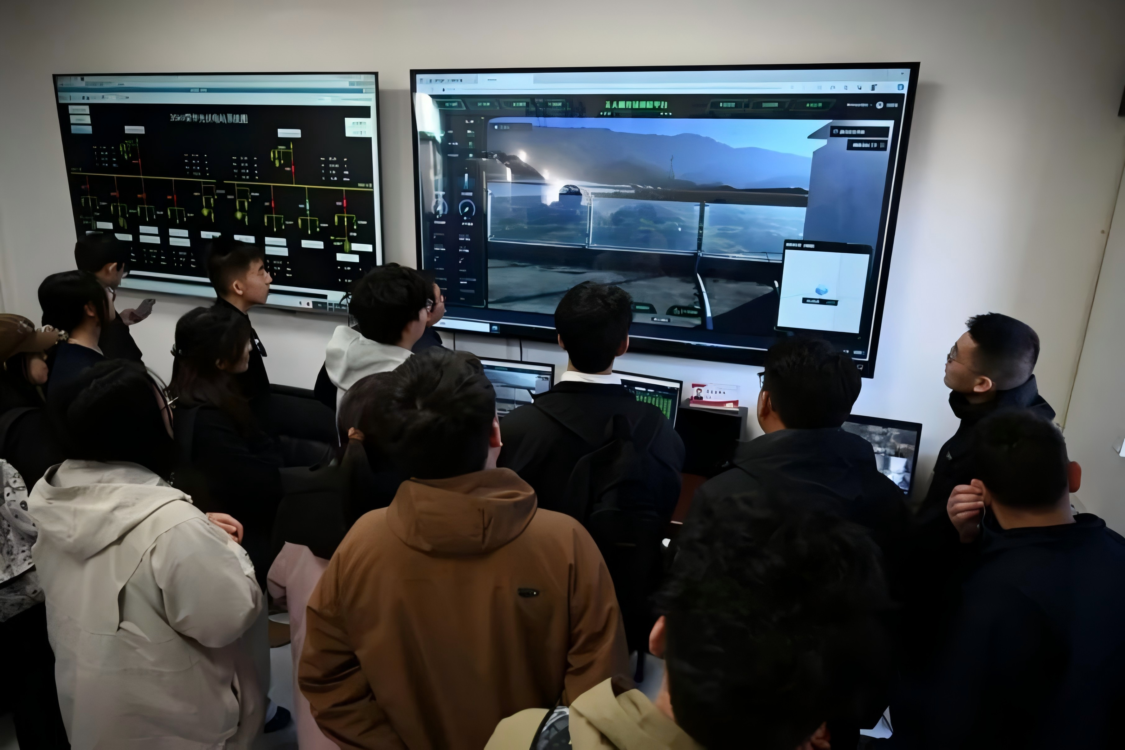20260318-“初心服务团”2026年寒假社会实践纪实-实践部-云南怒江支队针对光伏电站运营展开学习研讨.png