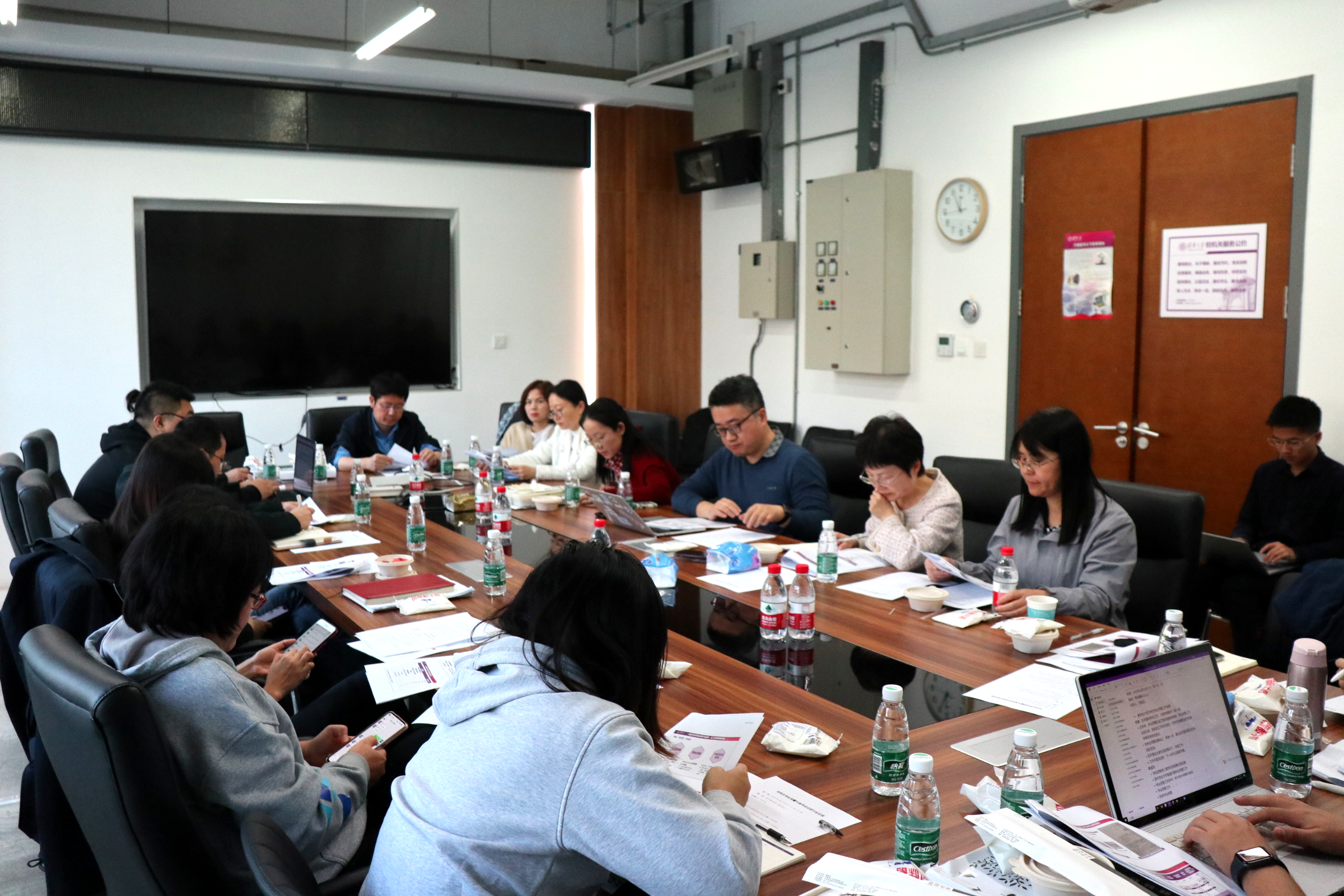 20231025-清华大学本科生学业指导试点研讨会-胡泊摄-研讨会现场交流热烈图.png