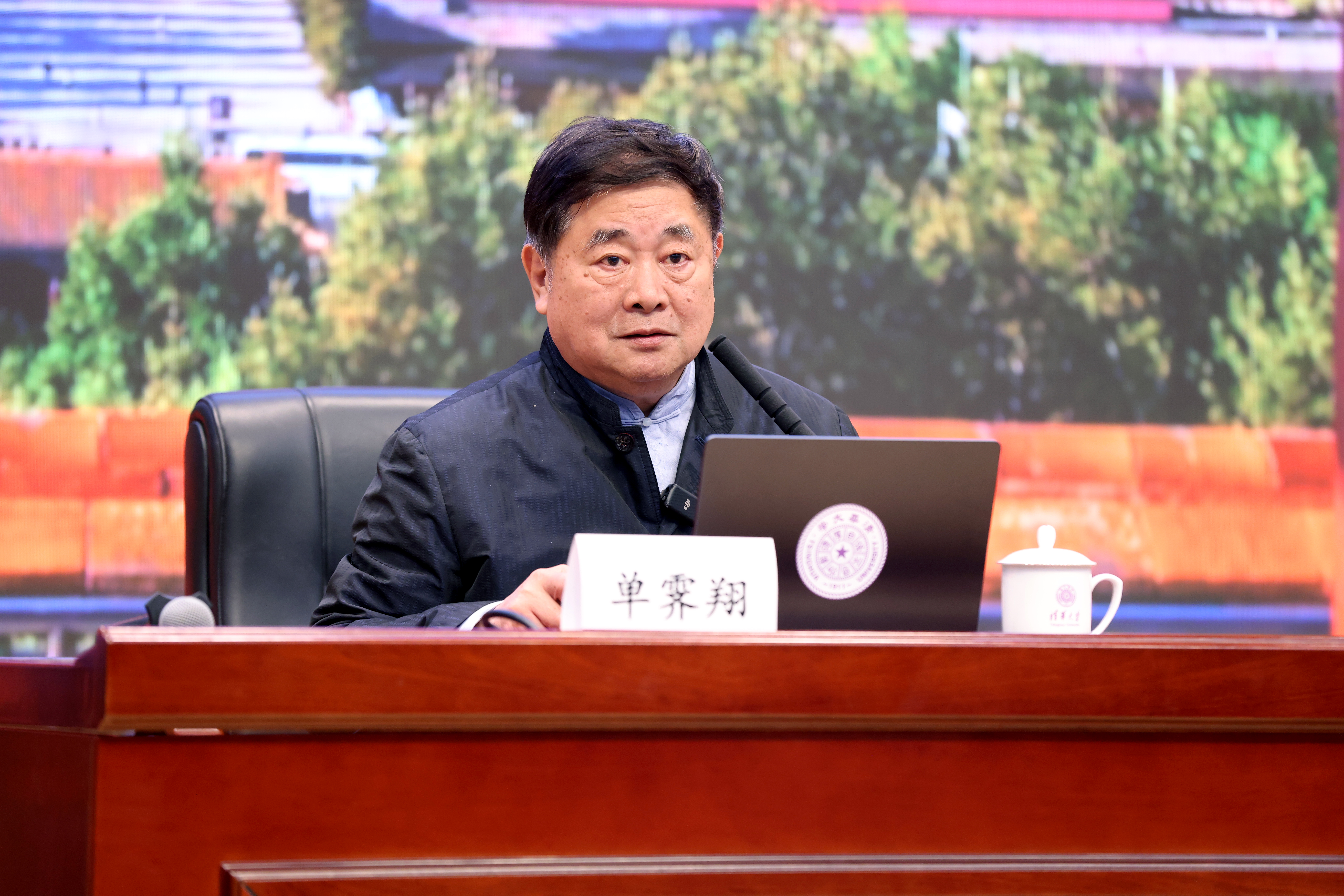 20260416-《十五次掌声!单霁翔在清华开讲》-博士生讲师团-单霁翔为师生开展理论讲座.JPG