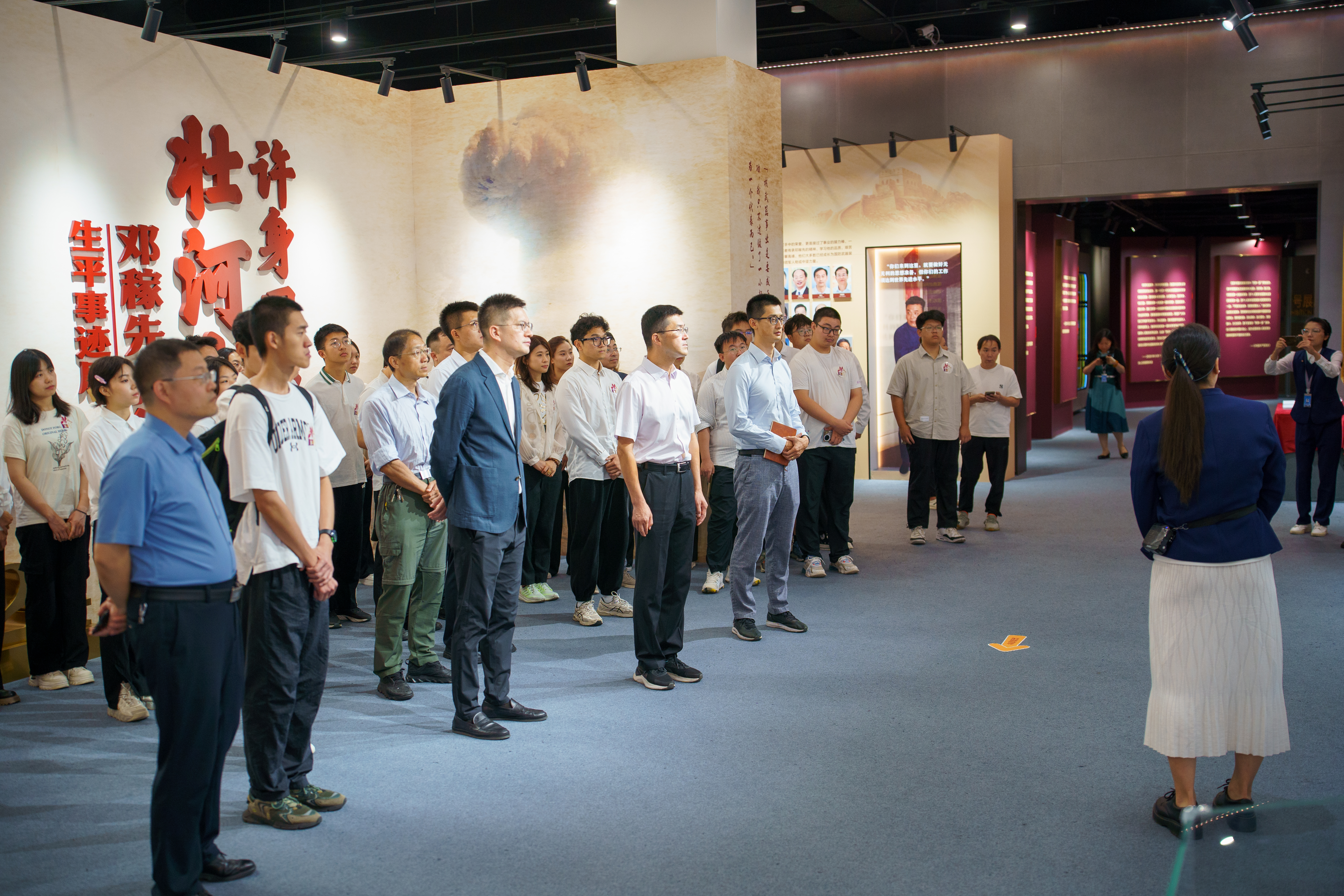 20240816-清华大学原创话剧《马兰花开》剧组参观邓稼先百年诞辰生平事迹展-杨罗锋-参观展览.jpg